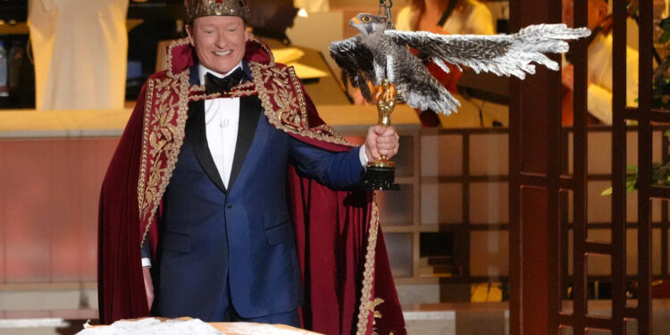 Καυστικός Κόναν Ο’ Μπράιεν στα 98α Όσκαρ: Οι ατάκες του για Τραμπ, Έπσταϊν και Χόλιγουντ