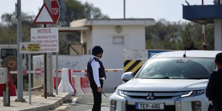 Κύπρος: Ένας 27χρονος Αζέρος και μία νεαρή Λετονή συνελήφθησαν για κατασκοπεία υπέρ του Ιράν