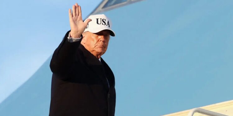 Τραμπ: «Η Κεντρική Διοίκηση των ΗΠΑ κατέστρεψε κάθε στρατιωτικό στόχο στο "στολίδι" του Ιράν, το νησί Χαργκ»