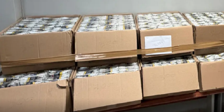 Τρεις συλλήψεις για διακίνηση λαθραίων καπνικών προϊόντων σε Ομόνοια και Πατήσια