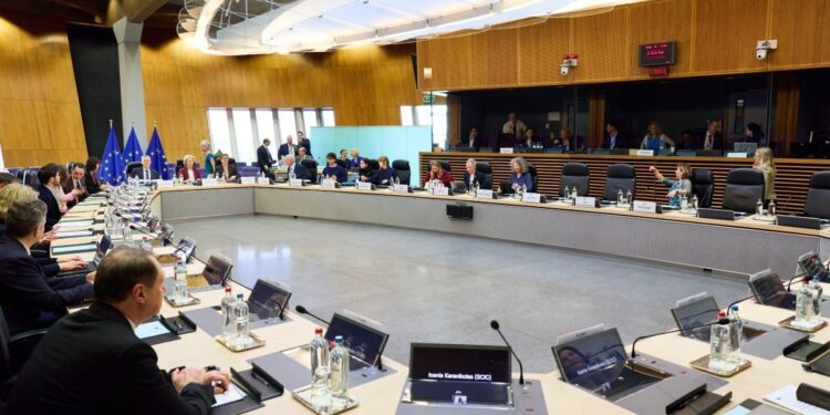 Ευρωπαϊκή Επιτροπή: Νέα ειδική ομάδα για την προστασία των παιδιών στα social media