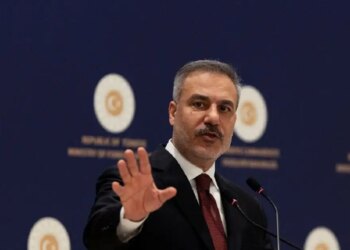 Φιντάν: «Λανθασμένη στρατηγική» η επίθεση του Ιράν στις χώρες του Κόλπου – Προειδοποίηση για γενικευμένη αποσταθεροποίηση
