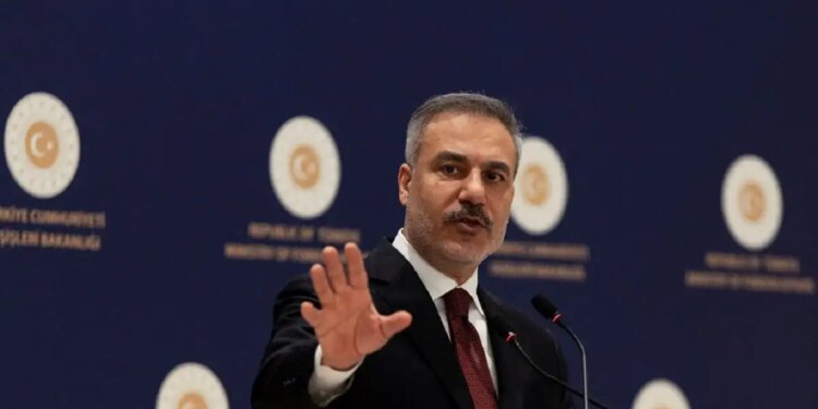 Φιντάν: «Λανθασμένη στρατηγική» η επίθεση του Ιράν στις χώρες του Κόλπου – Προειδοποίηση για γενικευμένη αποσταθεροποίηση