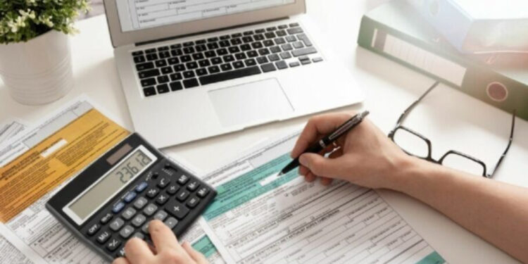 Φορολογικές δηλώσεις 2026: Ανοίγει αύριο 16 Μαρτίου η πλατφόρμα της ΑΑΔΕ – Οι νέοι κωδικοί στο Ε1, οι εκπτώσεις και οι παγίδες