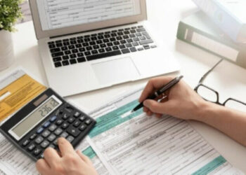 Από σήμερα η υποβολή των φορολογικών δηλώσεων – Ποιοι κωδικοί μειώνουν το φόρο, τι πρέπει να γνωρίζετε για τεκμήρια, δαπάνες, αποδείξεις