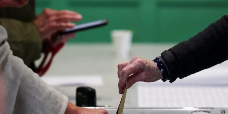 Εκλογές στη Γαλλία: Στον δεύτερο γύρο η κρίσιμη μάχη για τις μεγάλες πόλεις