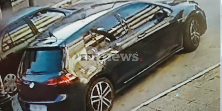 Φωτογραφία – ντοκουμέντο του ΕΡΤnews: Το όχημα των ένοπλων κακοποιών στη ληστεία των ΕΛΤΑ στο Λουτράκι – Στην Αθήνα αναζητούνται οι δράστες