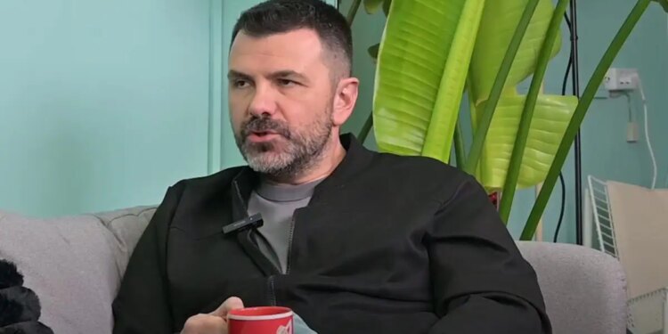 Με τον πατέρα μου δεν έχω σχέση, με πλήγωσε πολύ