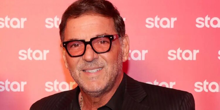 Ο θάνατος των γονιών, το οικοτροφείο κι ο χαρακτηρισμός «money maker»