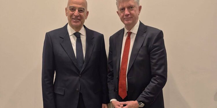 Συνάντηση Δένδια με τον Σύμβουλο Εθνικής Ασφαλείας της Βρετανίας