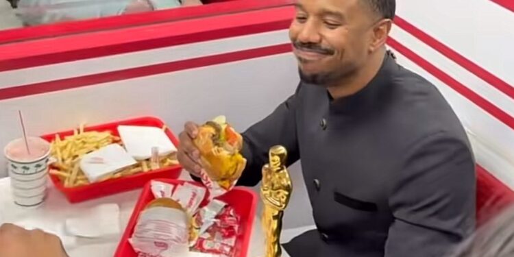 Μάικλ Μπ. Τζόρνταν: Από τα Όσκαρ… στάση για μπέργκερ – Η πιο «λαχταριστή» παράδοση του Χόλιγουντ