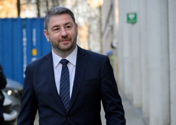 Ανοικτή επιστολή Ανδρουλάκη «προς όλους τους Δημόσιους Αξιωματούχους, που υπήρξαν στόχοι των υποκλοπών και του Predator» - ertnews.gr