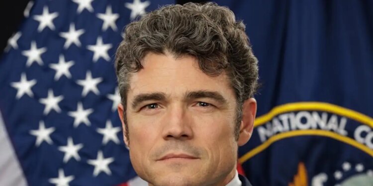 Νέο χτύπημα στο MAGA από τον Τζο Κεντ - «Μας είχαν αποκόψει από τον Τραμπ - Δεν υπήρχε λόγος για χτύπημα στο Ιράν»