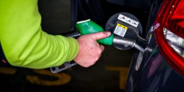 Πρατηριούχoι καυσίμων: Nα μειωθούν οι φόροι στα καύσιμα, οι οποίοι αποτελούν σημαντικό μέρος της τελικής τιμής