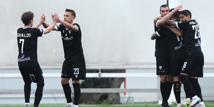 Η Καλαμάτα νίκησε την Μαρκό και κοιτάζει... Super League, έχασε έδαφος το Αιγάλεω για την "σωτηρία" - www.ertsports.gr