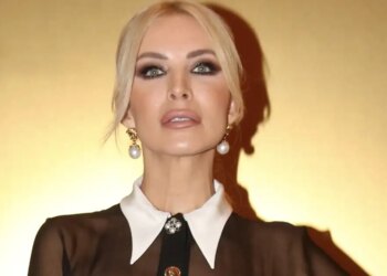 Οι φωτογραφίες με φουσκωμένη κοιλιά στον ένατο μήνα της εγκυμοσύνης
