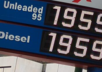 Για πρώτη φορά η χονδρική τιμή του πετρελαίου κίνησης ξεπερνάει την αμόλυβδη