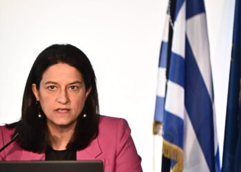 Live – Συνέντευξη Τύπου της Υπουργού Εργασίας για την αύξηση του κατώτατου μισθού στα 920€