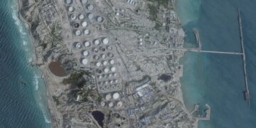 Οι ΗΠΑ εξετάζουν επίθεση στο νησί Χαργκ που ευθύνεται για το 90% των εξαγωγών πετρελαίου του Ιράν, λέει το Axios