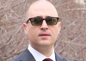 Παράγουμε περισσότερες φουσκοχειλούδες ελαφρών ηθών influencers από όσες μπορούμε να καταναλώσουμε