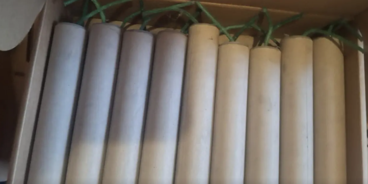 Συνελήφθη 16χρονος κατασκευαστής κροτίδων στον Άγιο Δημήτριο – Κατασχέθηκαν μεγάλες ποσότητες εκρηκτικών υλών