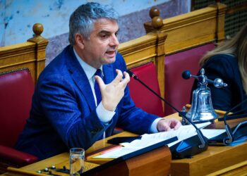 Κωνσταντινόπουλος: Παραιτείται από βουλευτής μετά τη διαγραφή του και παραδίδει την έδρα στο ΠΑΣΟΚ