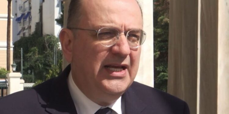 Μακάριος Λαζαρίδης: «Το ΠΑΣΟΚ “πήγε για μαλλί και βγήκε κουρεμένο” με προφυλακισμένο τον κουμπάρο του Ν. Ανδρουλάκη»