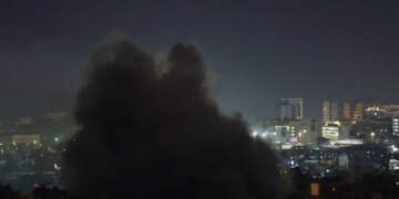 Μέση Ανατολή: ΗΠΑ και Ιράν δεν «θάβουν το τσεκούρι του πολέμου» και βάζουν στο επίκεντρο τα Στενά του Ορμούζ