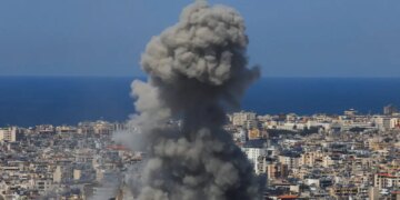 Στο χάος βυθίζεται η Μέση Ανατολή: Ιρανικές επιθέσεις σε Ισραήλ - Εκρήξεις σε Ιράκ, ΗΑΕ, Μπαχρέιν και Κουβέιτ