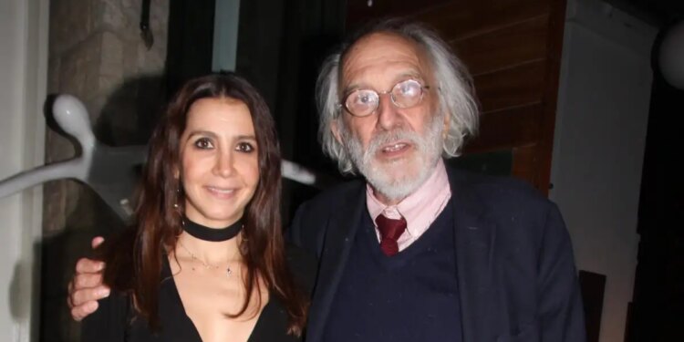 Αρνήθηκε να σχολιάσει τις δηλώσεις της κόρης του, για σεξουαλική παρενόχληση από συνεργάτη του