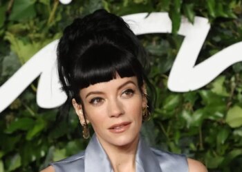 Το πορτρέτο του άλμπουμ «West End Girl» κατακτά και την Εθνική Πινακοθήκη του Λονδίνου