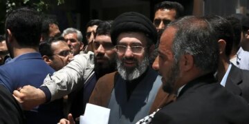 Ιράν: Ο γιος του Χαμενεΐ, Μοτζτάμπα νέος ανώτατος ηγέτης λένε μέσα ενημέρωσης στην Τεχεράνη