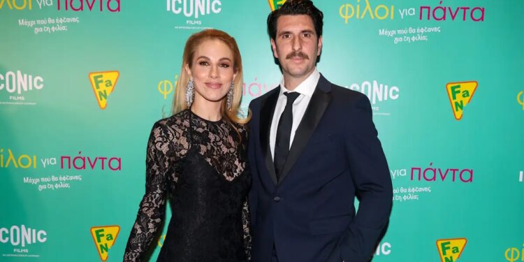 Η Ντορέττα Παπαδημητρίου με τον Γιώργο Γεροντιδάκη στην πρεμιέρα της νέας ταινίας της