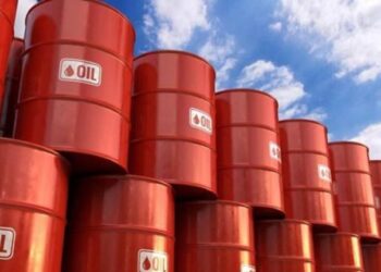 ΗΠΑ: Πάνω από τα 100 δολάρια το βαρέλι Μπρεντ – Το υψηλότερο επίπεδο μετά την εισβολή της Ρωσίας στην Ουκρανία