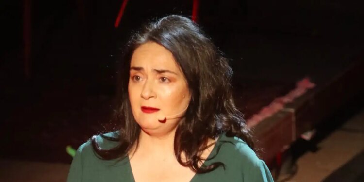 Για μήνες έτρωγα μόνο ένα πορτοκάλι, είχα κιτρινίσει και ήμουν καταβεβλημένη