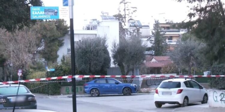 Πεύκη: Εξουδετερώθηκε η οβίδα του Β’ Παγκοσμίου Πολέμου – Τα παιδιά που την εντόπισαν την κλώτσησαν και την μετέφεραν με τα χέρια τους