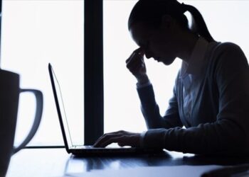 Μετάβαση σε ένα εργασιακό περιβάλλον μηδενικής ανοχής σε βία και παρενόχληση – Τι δείχνει η έρευνα της Επιθεώρησης Εργασίας