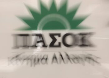 ΠΑΣΟΚ σε Μαρινάκη: Κάθεστε στα ίδια έδρανα με την ακροδεξιά – Στα δύσκολα σάς προσφέρει σωσίβιο το υπόλοιπο μέρος της