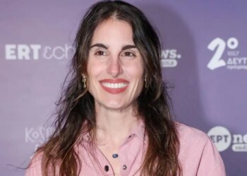 Η Παυλίνα Βουλγαράκη δημοσίευσε βίντεο που τραγουδάει στην 7 μηνών κόρη της