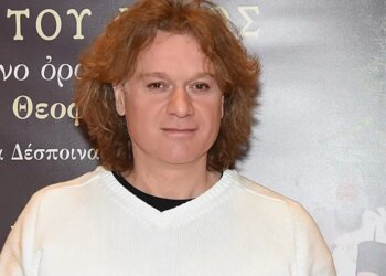 «Πάρα πολλοί γονείς μου λένε ότι νανουρίζουν τα παιδιά τους με τους ύμνους μου»