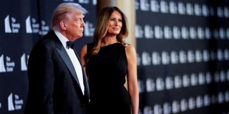 Ο Τραμπ αποθεώνει τη Μελάνια για το «καυτό» ντοκιμαντέρ της: «Έγινε σταρ του κινηματογράφου»