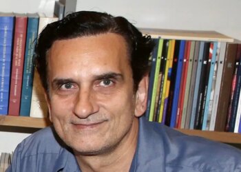 Μου έλεγε στο θέατρο «τι κάνουμε Θεέ μου, ντρέπομαι» και της έλεγα «μην το κάνεις, θα ακουστούμε»
