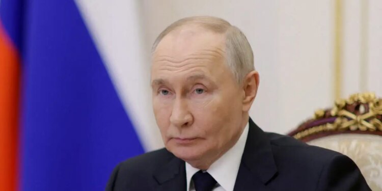 Τεράστια γκάφα του Κρεμλίνου: Ανέβασε βίντεο με τον Πούτιν να βήχει σε μήνυμα για την Ημέρα της Γυναίκας