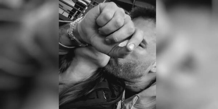 Ο Δημήτρης Αλεξάνδρου ανέβασε μία τρυφερή selfie με την Ρία Ελληνίδου με τις φήμες περί σχέσης να «φουντώνουν»