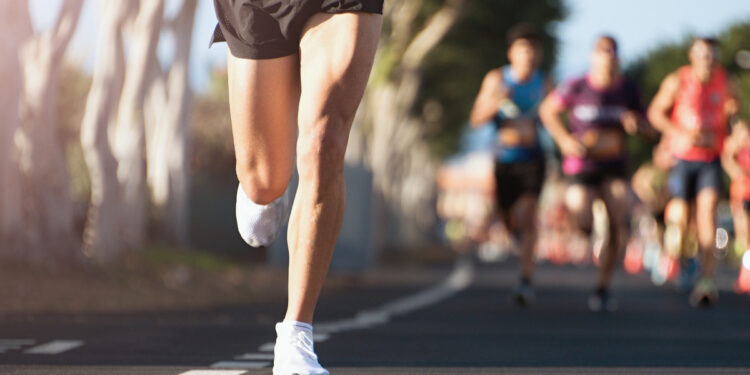 Πόσο γρήγορα μπορείτε να ολοκληρώσετε 1 χιλιόμετρο σε κάθε ηλικία – Και τι να κάνετε εάν είστε εκτός χρόνου