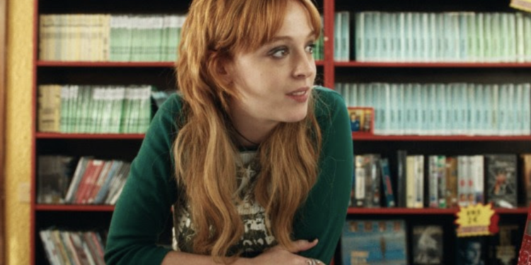 «Video Store 2001» με την Catalina Sopelana: Μια κινηματογραφική επιστροφή στην εποχή των βιντεοκλάμπ