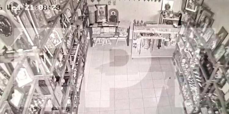 Η στιγμή που ο σεισμός των 4,9 ρίχτερ «χτυπά» το Άγιον Όρος-Ρωγμές σε μονές και υλικές ζημιές