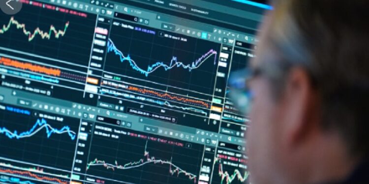 Διεθνείς αγορές: Υποχωρεί η τιμή του πετρελαίου μετά τη δήλωση Τραμπ για τερματισμό του πολέμου