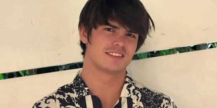 Ο γκέι πορνοστάρ βρέθηκε νεκρός στο σπίτι του σε ηλικία 28 ετών