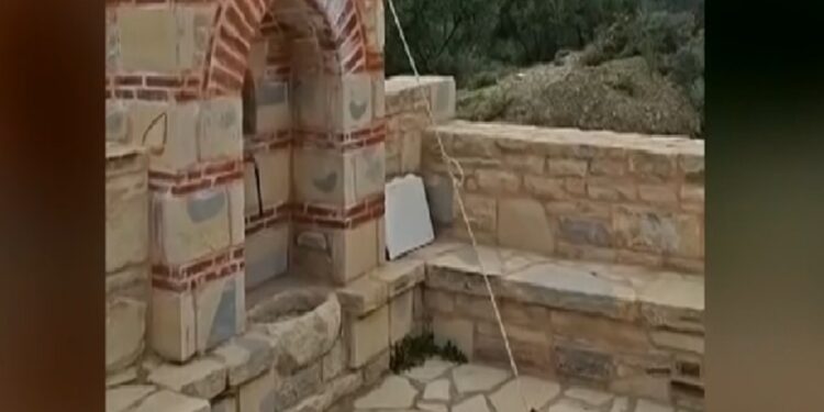 Κρήτη: Σκύλος χτυπάει την…καμπάνα εκκλησίας